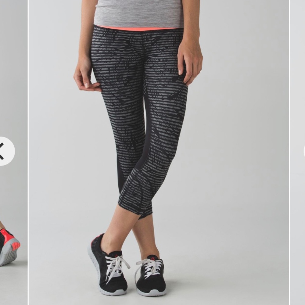 Lululemon inspire tight, gray stripe size 4